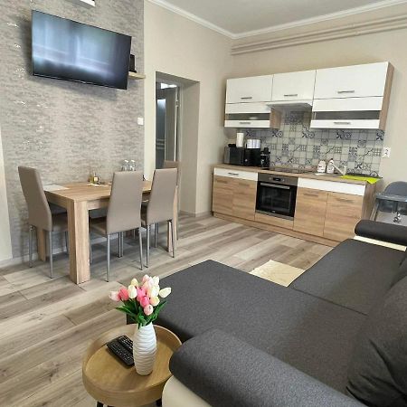 Tulipan Apartman Makó Buitenkant foto