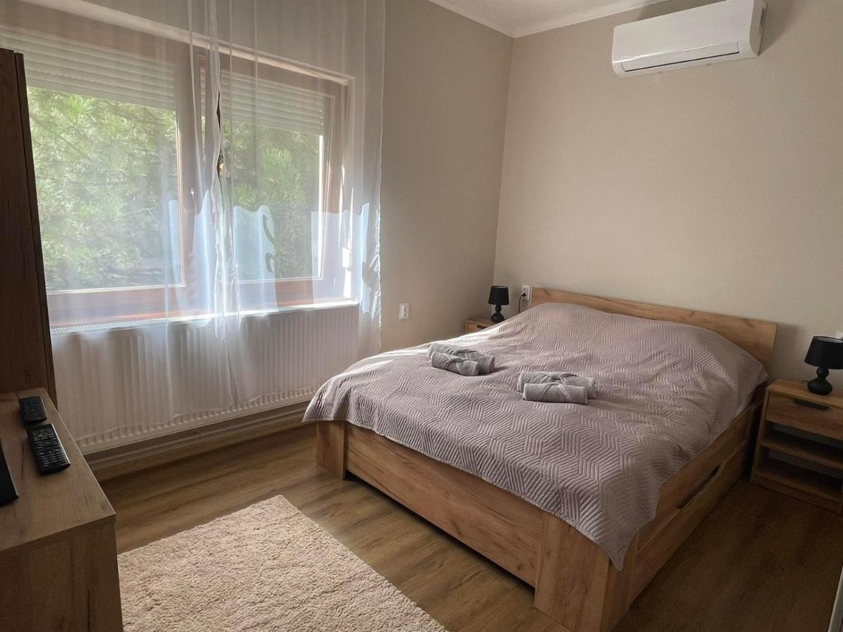 Tulipan Apartman Makó Buitenkant foto