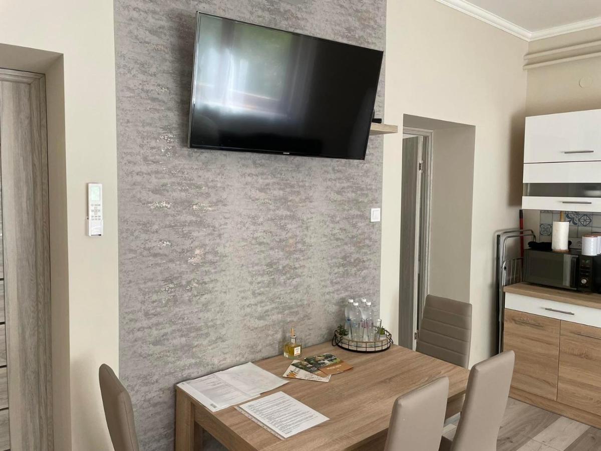 Tulipan Apartman Makó Buitenkant foto